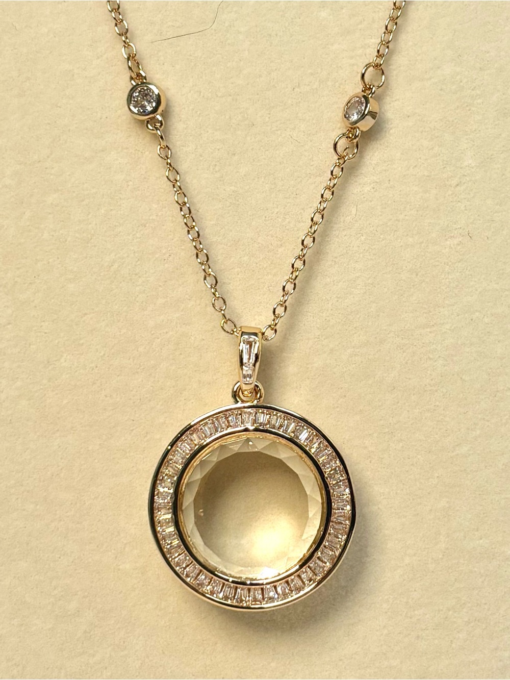 The Ellie Locket (empty) - Picture 5 of 7